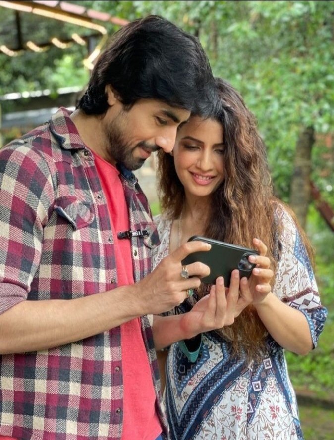 Ashutos16159885's tweet photo. We deserve to see them together in a Show,one of the most beautiful chemistry #Smrishad ❤️
#HarshadChopda #SmritiKalra https://t.co/IZ2Hj5Tef6