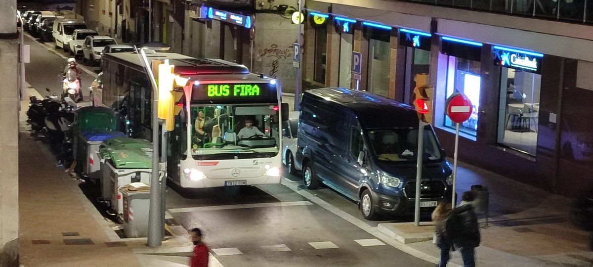 Ahir el Bus de la Fira, va funcionar al 100%
Tenim un bon transporte públic a la Vila, però hem de treballar per millorar-lo en els barris de muntanya.