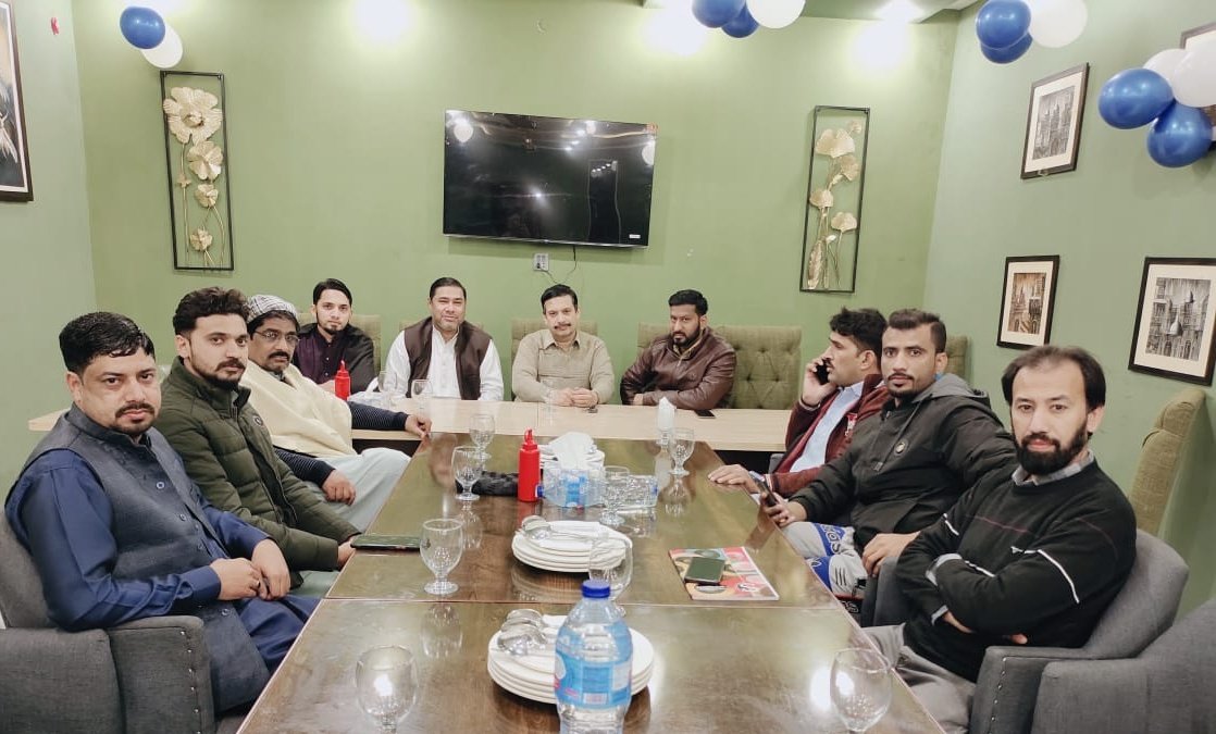 *السلام علیکم ورحمۃ اللہ وبرکاتہ*      ٹیلی کام ریٹیلرز یونین ساہیوال کی ماہانہ میٹنگ  فروری 2024 نجی  ہوٹل میں منعقد ہوئی
 جس میں ٹیلی کام سے ریلیٹڈ *کرنٹ ایشوز*  اور انکے *حل* کے بارے میں *مشترکہ لائے عمل* تیار کیا گیا