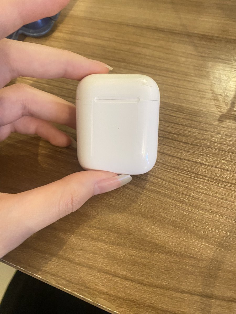 mapcaacm's tweet photo. ส่งต่อairpod gen2 แท้100% สภาพ90%ผญใช้เองค่า 1,250฿ รวมส่ง #ส่งต่อแอร์พอด #ส่งต่อairpods #ส่งต่อairpod #บตบก #ส่งต่อคสอ #ไว้รีวิวห้ามขายของโว้ยยย  #ส่งต่อเสื้อผ้ามือ2 #ส่งต่อสกินแคร์ #ส่งต่อเสื้อผ้ามือสอง #ส่งต่อเครื่องสําอาง #ส่งต่อเครื่องสําอางค์ #ส่งต่อเครื่องสําอางมือสอง https://t.co/UkzpvOBtLh