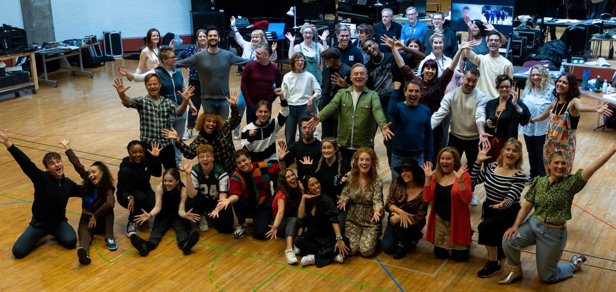 Happy trails to the marvellous Charlie and the Chocolate Factory cast, crew, band and creative team on their final show today after four months in Leeds and a YEAR on the road. So proud to have been Associate Director. 📸 Day 1 of rehearsals, 26.09.22