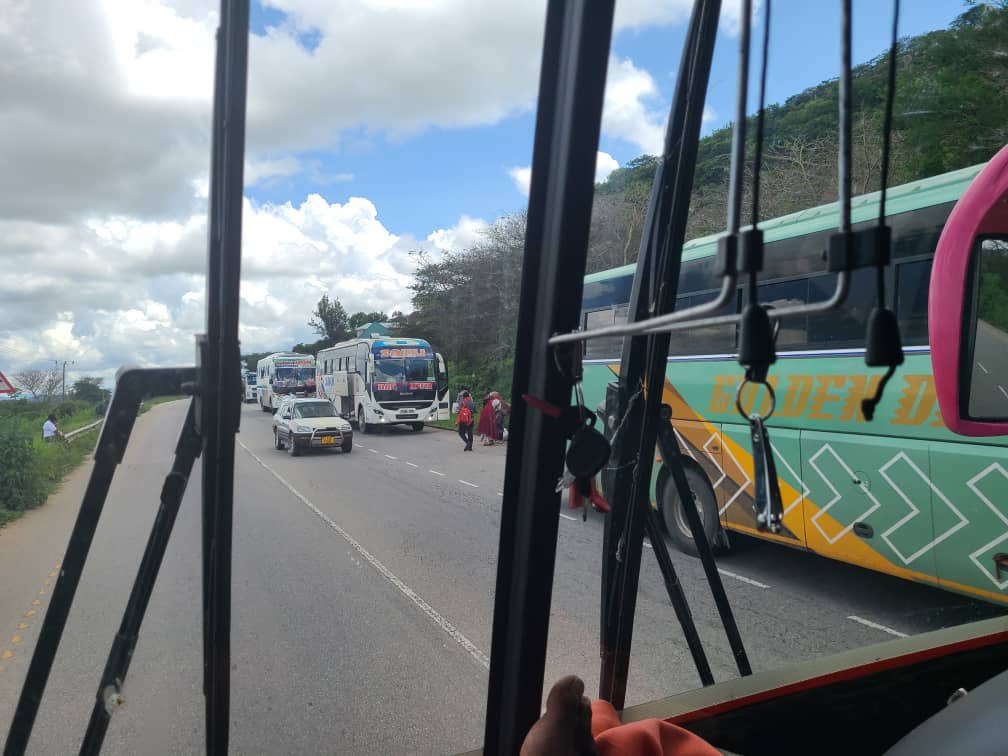 SouthernBuses's tweet photo. 🦅

📍Tanangozi

Shughuli imeishia hapa wanafaulisha kwenye Deer na Msigwa kwako semaji https://t.co/1dPK8YgJNH