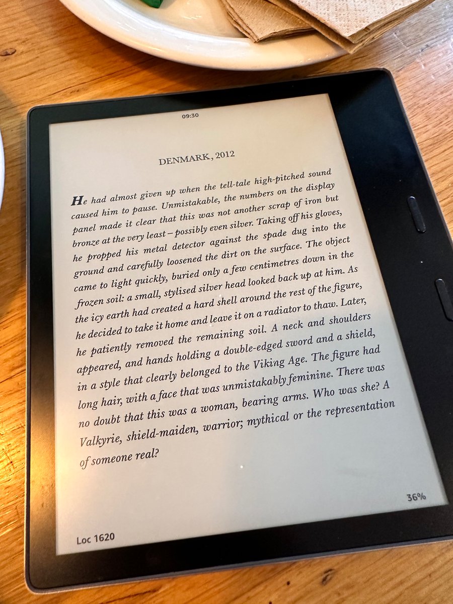 MrSmithNorwich's tweet photo. Following on from #Soane24 yesterday, I am re-reading River Kings this morning.
Cat Jarman does such a superb job of writing these vignettes at the beginning of her chapters. Capturing both history and the act of being a historian. This is a great model for our classrooms. https://t.co/W9FG5NdSKl