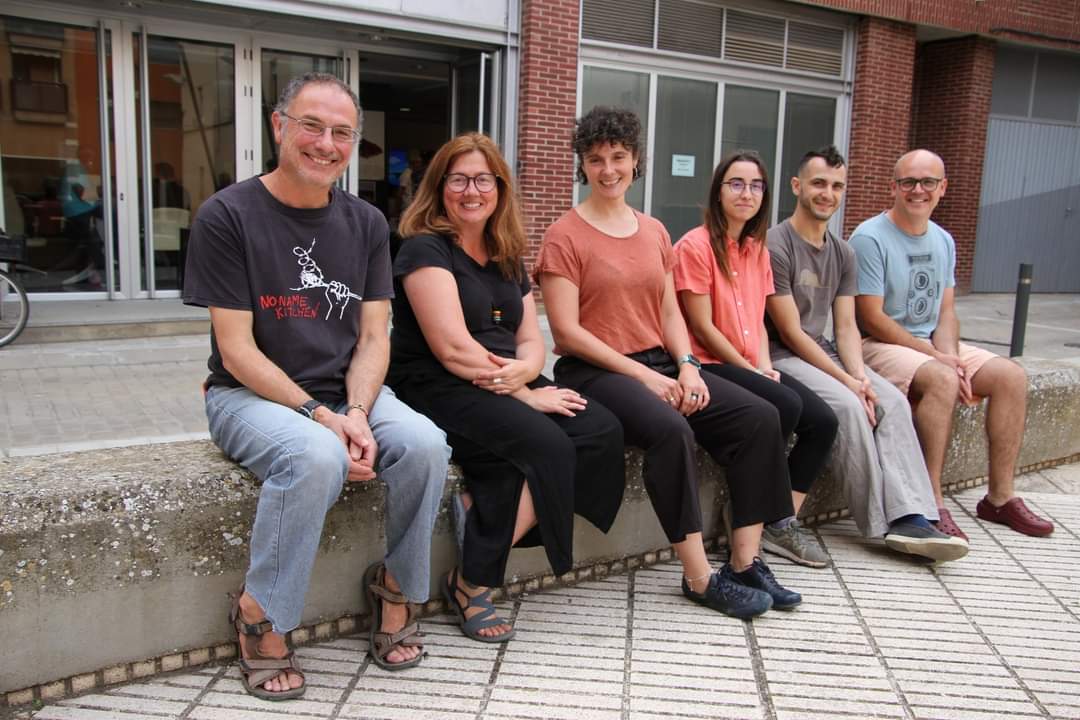 Mujeres de ciencia que dedican energía para informar y solucionar la crisis ecosocial Orgulloso de participar en @AragonRebCient con gente maravillosa Foto junio 2023 en el Ateneo Republicano de Huesca  #MujerCienciaRadio3 #BosqueHabitadoRadio3 @BosqueHabitado @EsRebelCientif