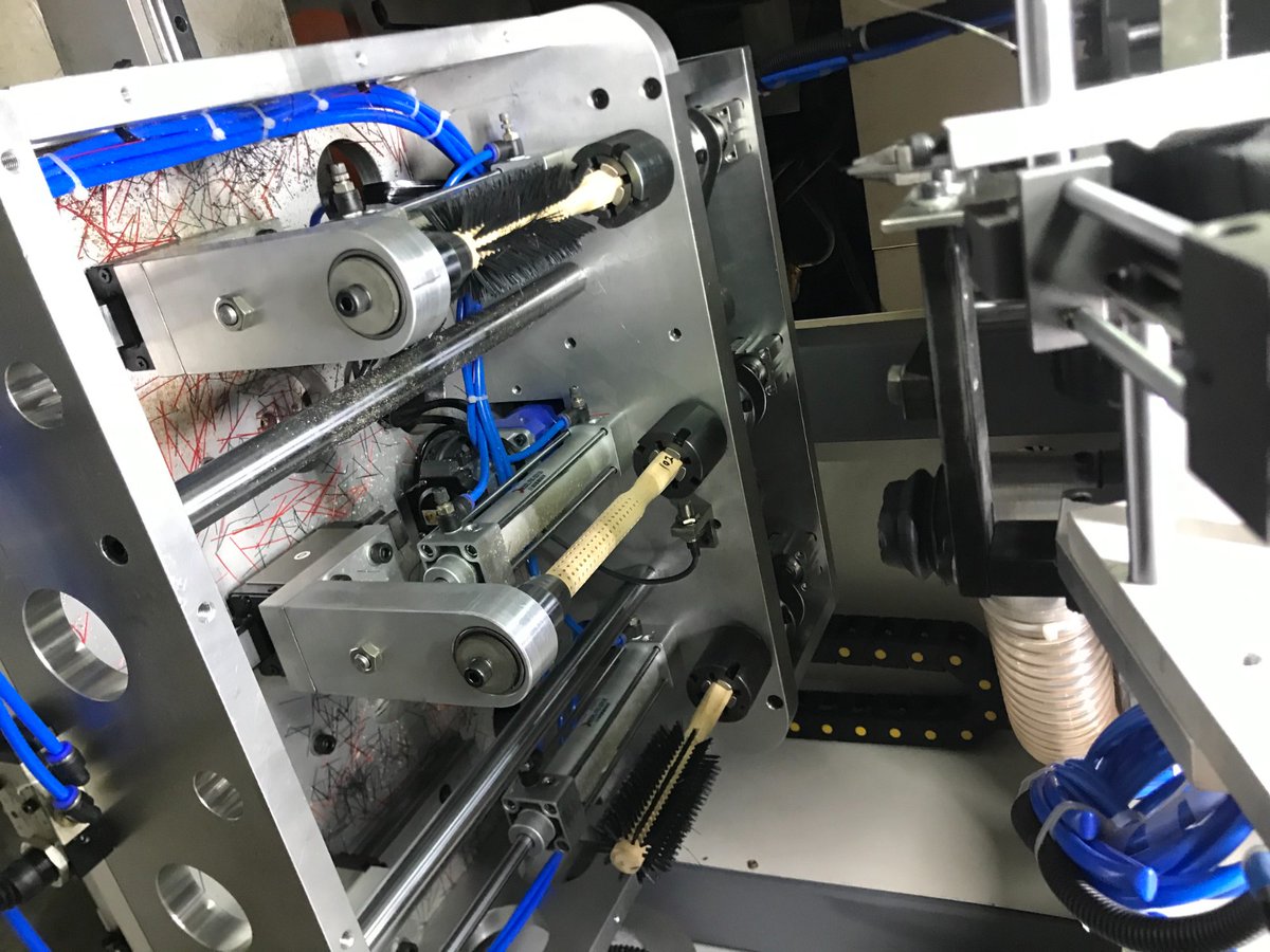 MXBrushmachiner's tweet image. Meixin 5 Axis Brush Making Machine can produce a wide array of brushes, including those with intricate angles and shapes.

More: tinyurl.com/yxbcba44
#brushmakingmachine #5axisbrushmakingmachine #broommakingmachine #brushmachinery