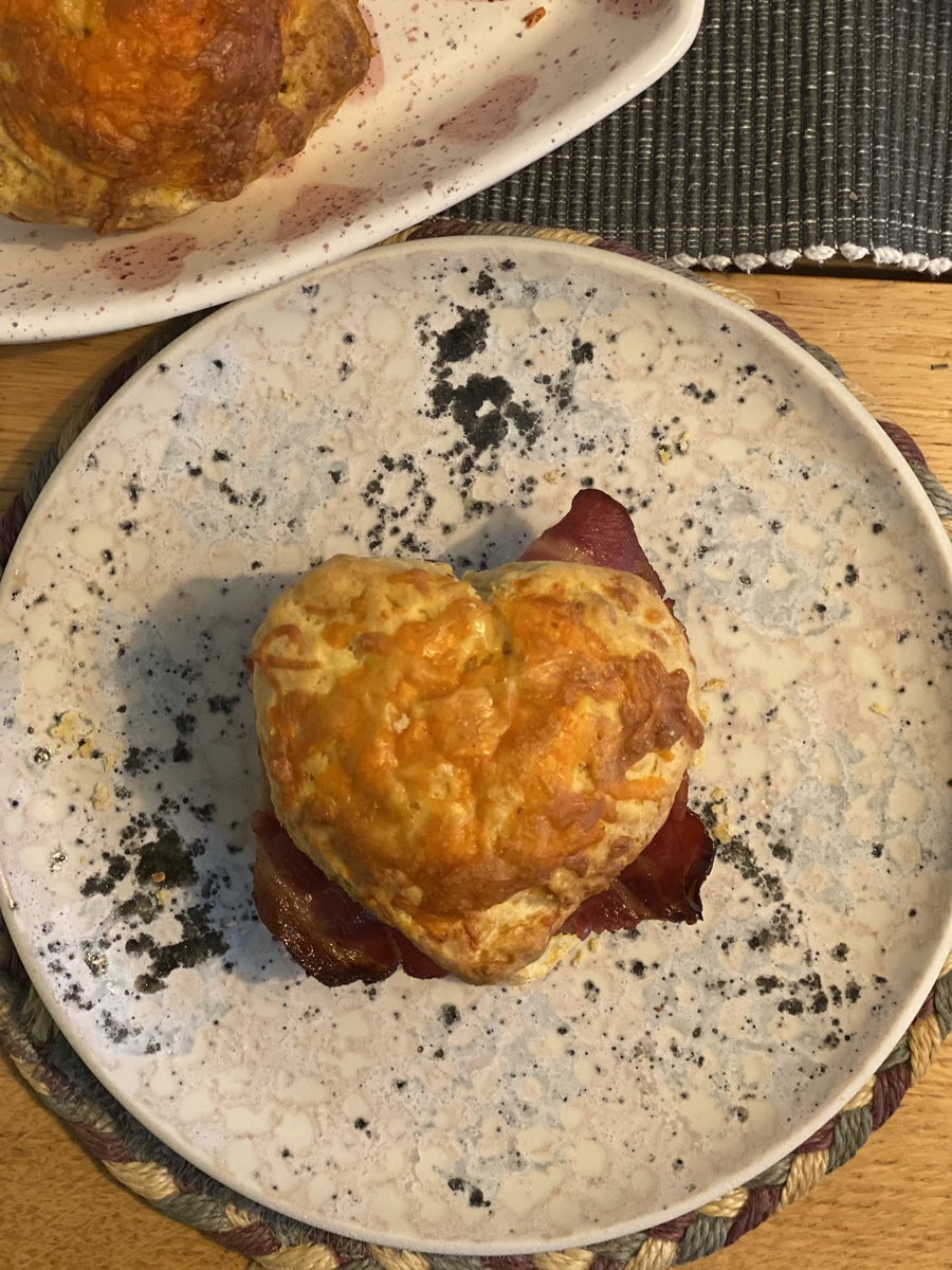 jofinnerty's tweet photo. Can’t believe I hadn’t thought to try bacon in a cheese scone before! Recipe from @nt_scones Book of Scones 🥓 🧀 😋 🧡 https://t.co/qluop6BDtZ