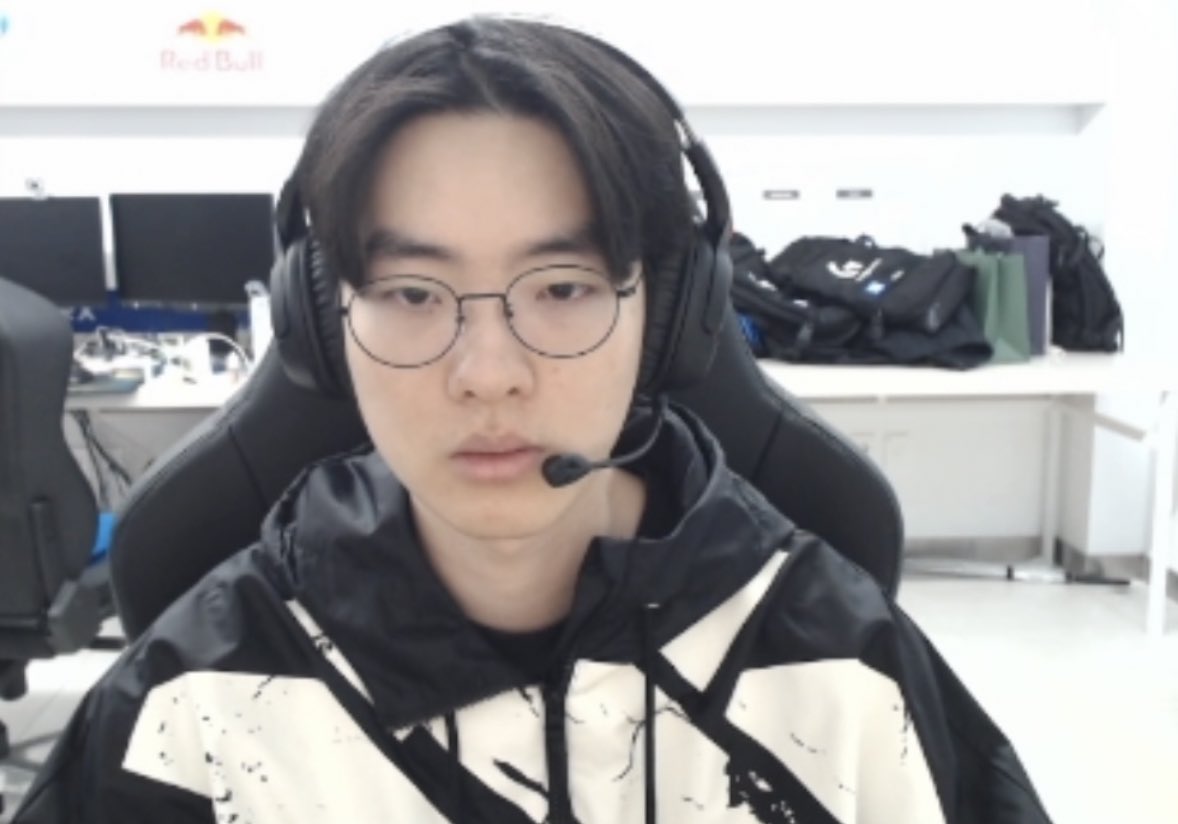 tul1ee's tweet photo. 그냥 김광희 컷 https://t.co/M1g0Msn3fW