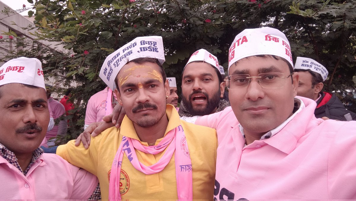 rasal_rasal248's tweet image. #RunForOPS #voteforops #restoreops #atewa @nmops
पुरानी पेंशन की खातिर..
@RAKESHK16099646 @RahulGandhi @aajtak @vijaykbandhu @shrawanpandey1 @Jitendr54079468 @BBCHindi @BJP4India @INCIndia @ravishndtv @narendramodi @sahu2015 @bstvlive @ajitanjum @PTI_News @news24tvchannel