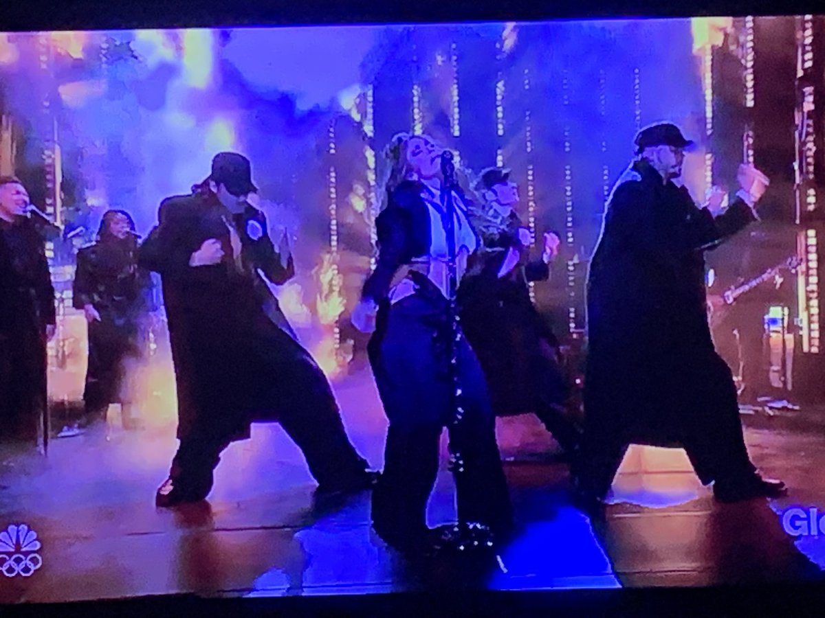 candacekellyto's tweet image. Omg @JLo killing the game and slaying on @nbcsnl 🥳 That body is incredible!!  #YouGoGirl  ❤️❤️❤️ #SNL
