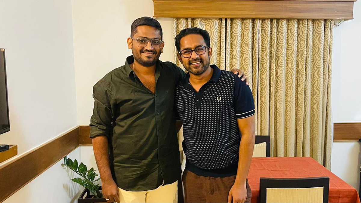 MollywoodBo1's tweet photo. #AsifAli's career biggest film directed by #ThePriest Director Jofin and produced by Anto Joseph to start shooting by first half of 2024 !!

Big Budget Periodic Thriller !!

And Stay Hyped For That Biggest Cameo 🫣 https://t.co/18cBEI89vP