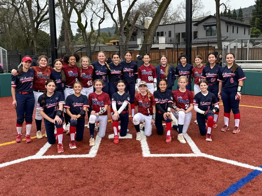 A huge thanks to the players, coaches, and parents of the @Ladymagicwarney team for coming and scrimmaging today. Always a great day when these young ladies can get in some reps!! @AasaTeams #softballsisters #WeBeforeMe