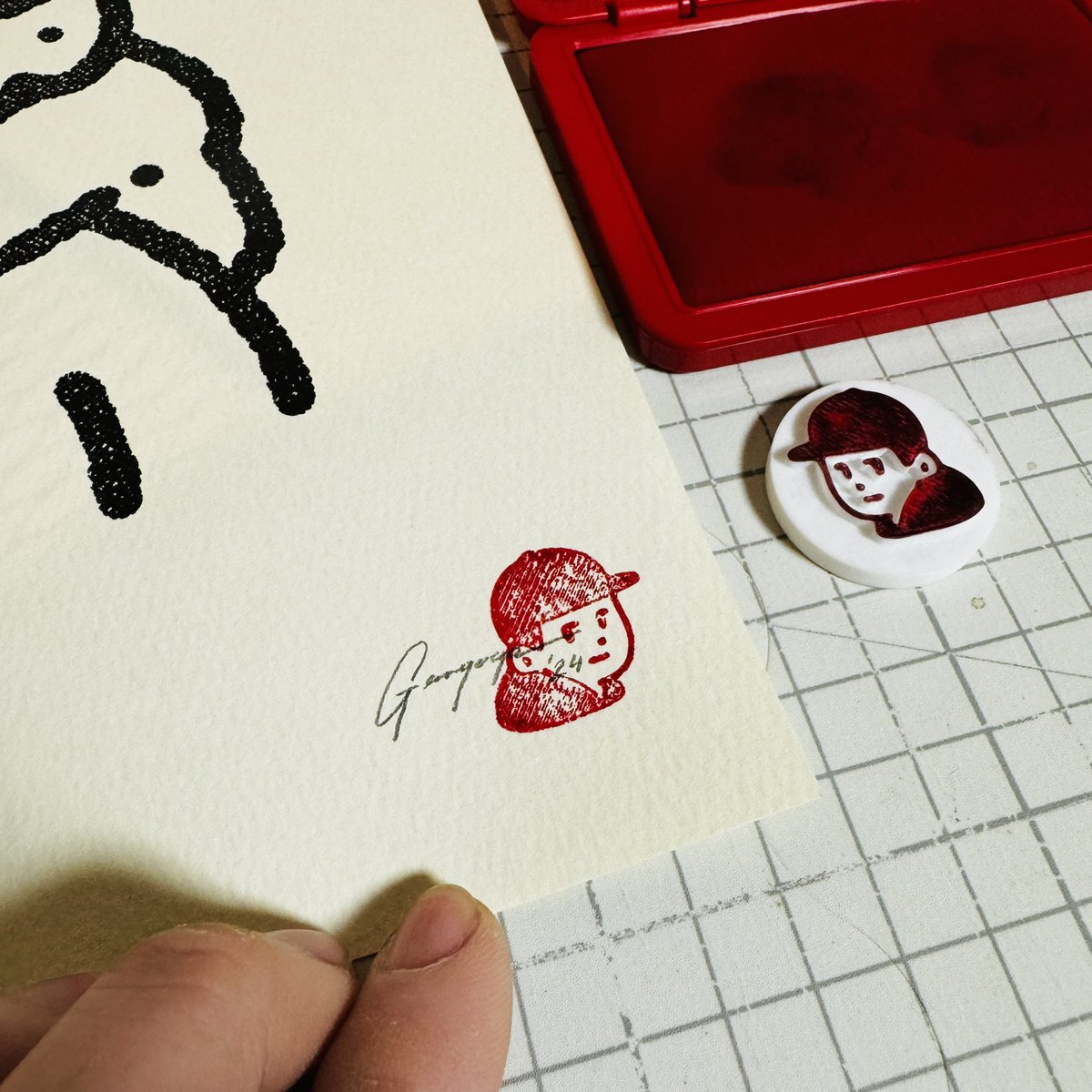 GM!
Signing some art print orders with #3dprint stamp.

All art print orders will come with stamped sign from now 😊
