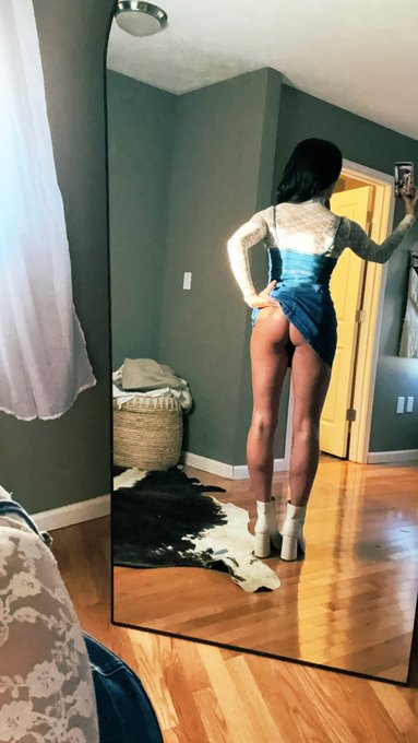 Am I wearing panties? Yes or no 🧐 https://t.co/yJCJfN5y3b<a href="/tag/earthday"class="tags"><span>#earthday</span></a>