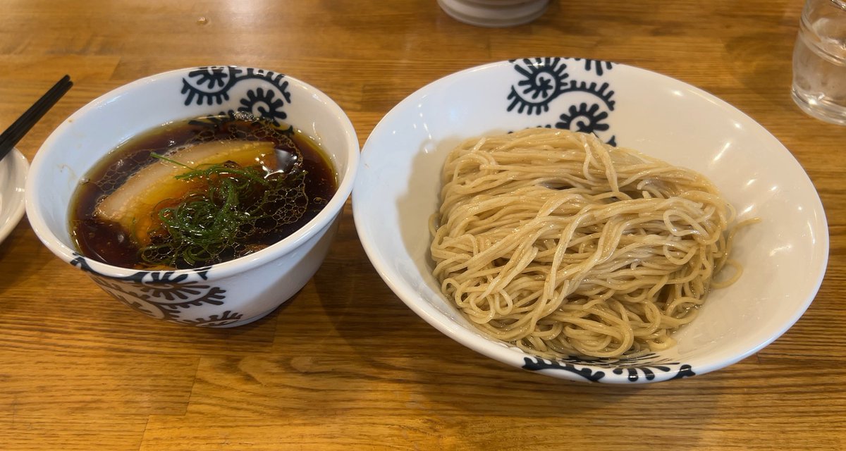 ROOSTER noodle&wineBARさん

中華そば 塩(並)
TP 九条ネギ
つけそば 醤油(大盛)
TP 肩ロース焼豚

ご馳走様でした( *・ω・)*_ _))
やっぱ最高ですねー🍾
完飲案件(｢ ˙꒳​˙ )｢ 

#ROOSTER
#ルースター
#うまいんよー
#今年もよろしくお願いします