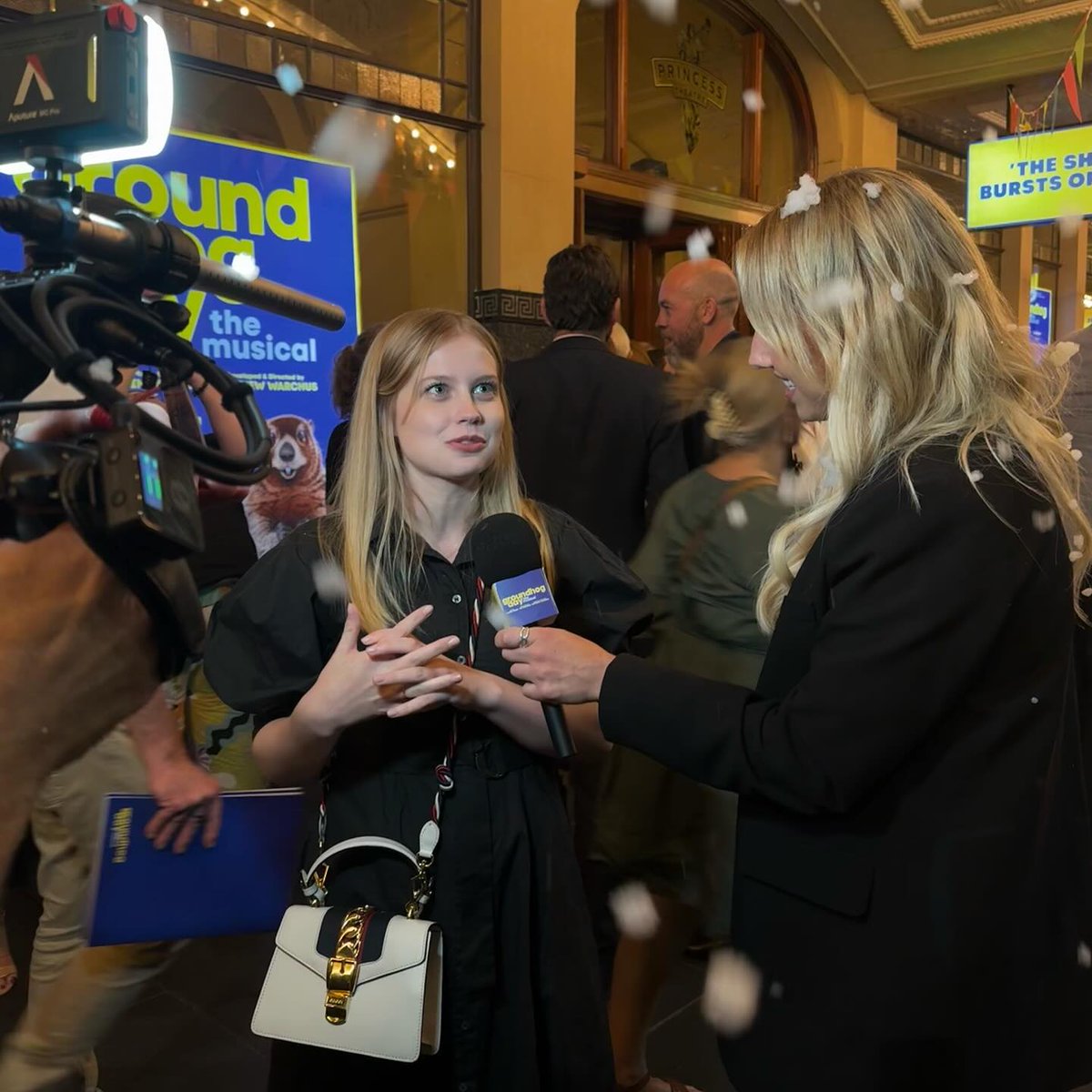 AngourieRBrasil's tweet photo. Angourie Rice na estreia de "Groundhog Day The Musical" no dia 1 de fevereiro, em Melbourne. https://t.co/UTbtVdkHvR