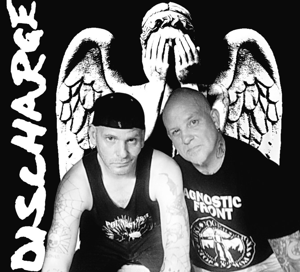 The punk rock twins, born in 1962, turn 62 today

Happy Birthday to the Roberts twins, Tony „Bones“ Roberts and Terry 'Tezz' Roberts of Discharge and Broken Bones, born on this day in 1962.

#punks #punkrock #hardcorepunk #discharge #brokenbones #history #punkrockhistory #otd