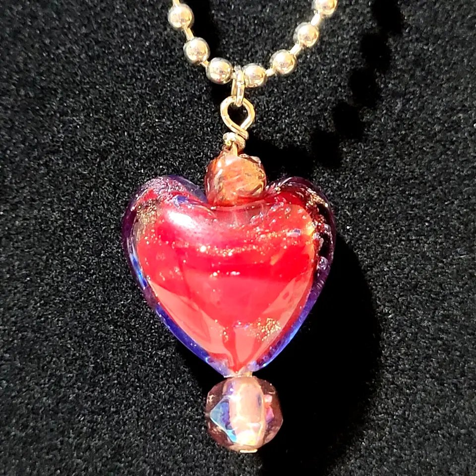 shufflethrift's tweet photo. Red Heart #Necklace 
Ball chain 16"
https://t.co/nyTEGuIWR8

#Hearts #Jewelry #ValentinesDay #selflove https://t.co/h2OS8W82ba