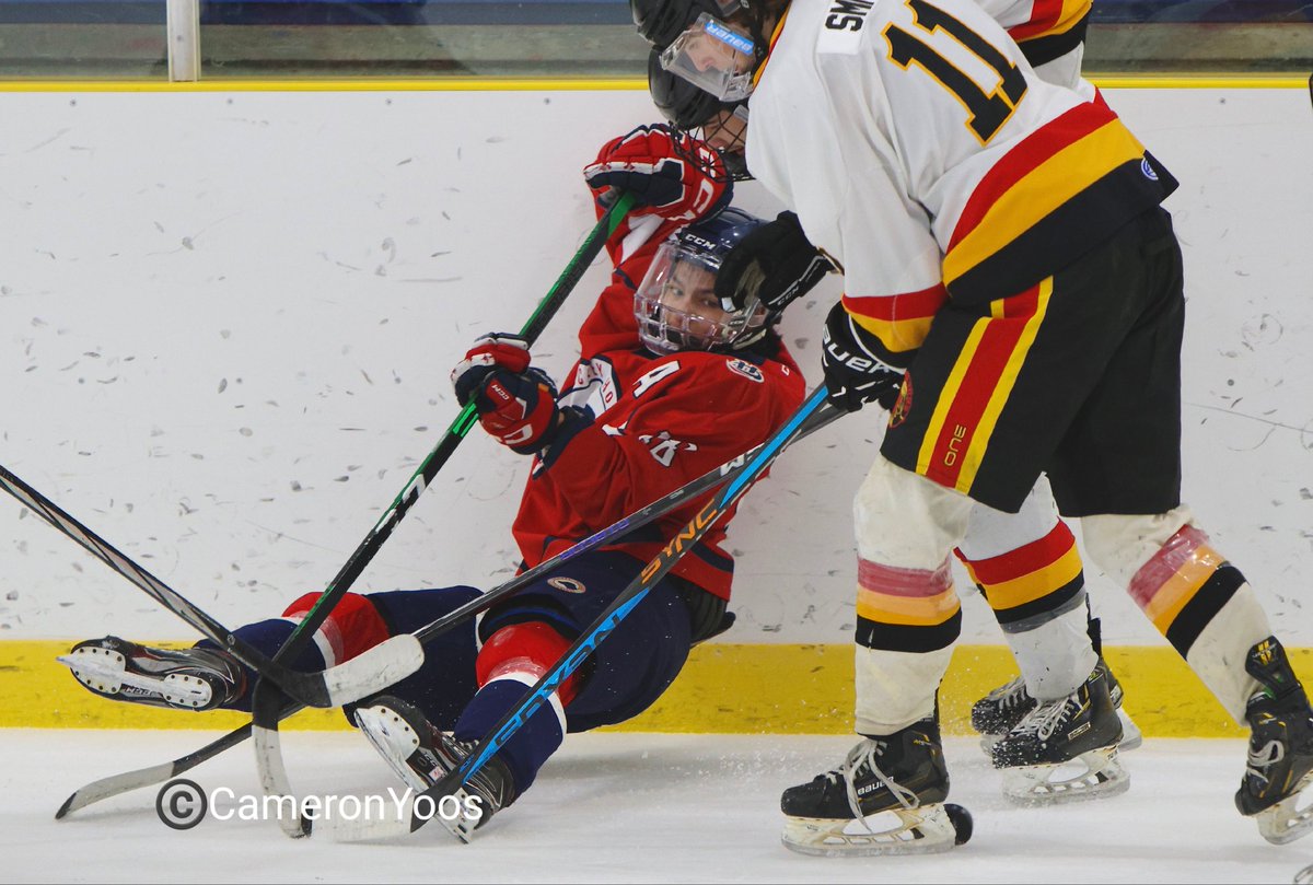lasportspage's tweet photo. Haven't gotten out much, but took some pics Saturday as @lahounds1 hosted Taber Golden Suns in #SCAHL play in #yql #Lethbridge https://t.co/Yc4uRUJkNx