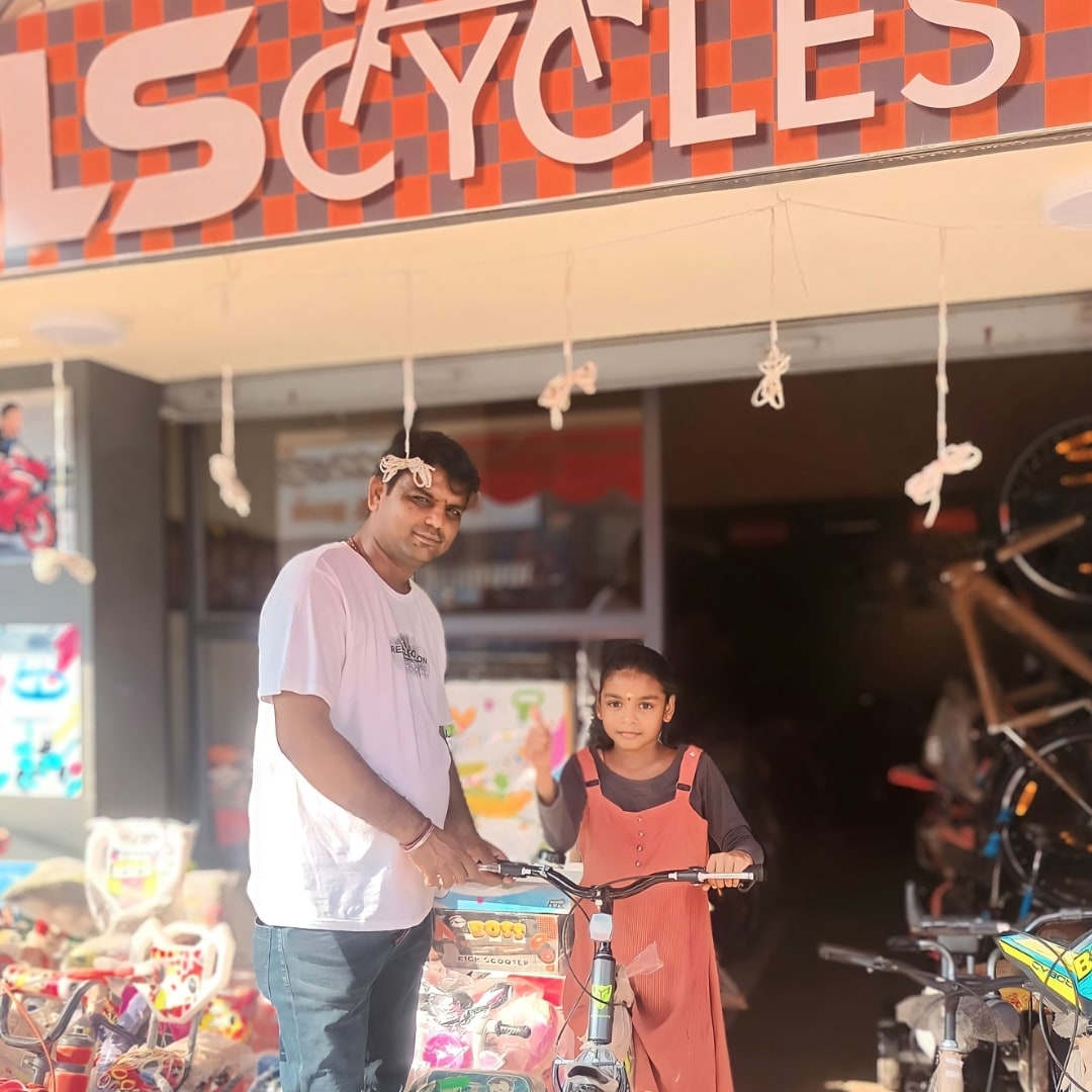 #LScycles 🚲 
#Madurai #NammaMadurai

Parents Suprise gift to daughter 

#MyBike #ReadyToRide #HappyFamily 
#HappyCycling  #HealthyChoice