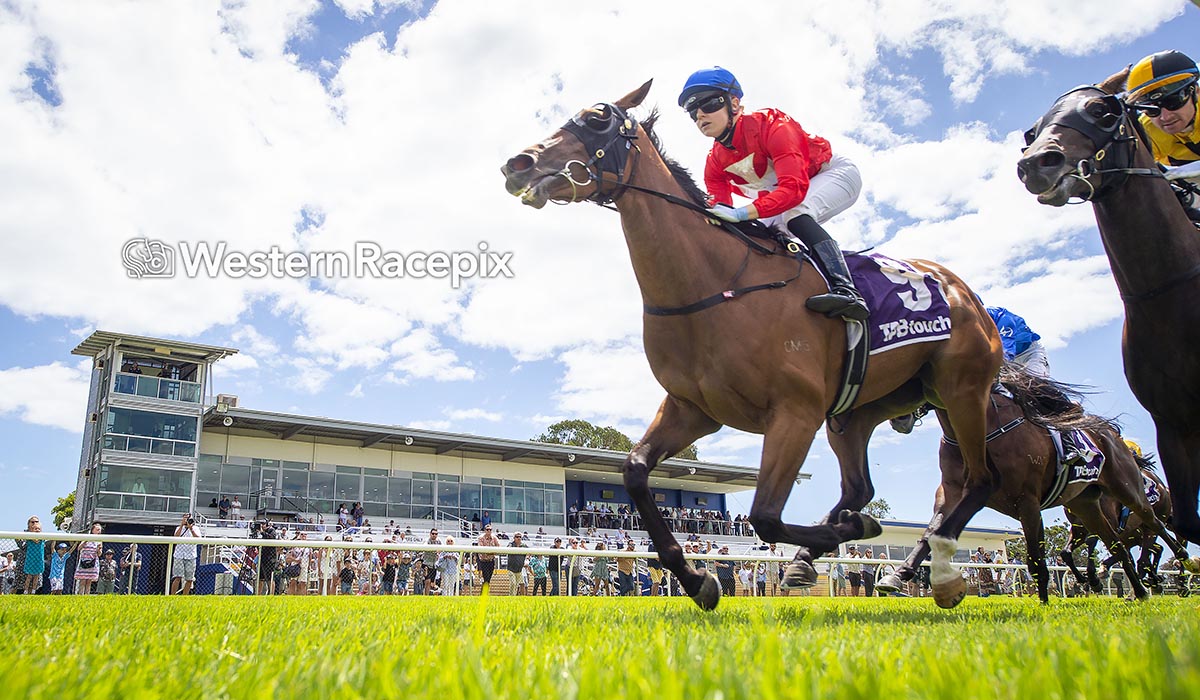 Western Racepix tweet media