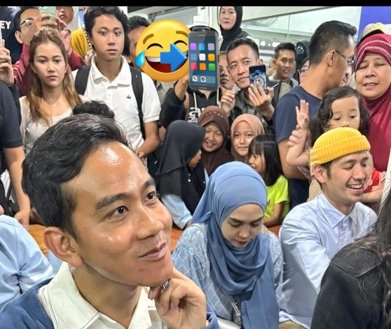 GibranCenter's tweet photo. Ada sodara kembar tuh @gibran_tweet 😀 https://t.co/TytJyirESG