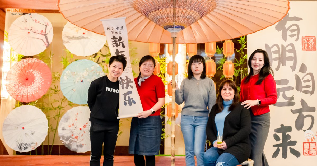 Sungrow_Power's tweet photo. In the #newyear, the newly inaugurated #SungrowTower welcomes nearly 200 overseas Sungrowers from all around the globe!

Gathered under one roof, we'll explore the richness of Chinese culture, indulge in exciting games, and immerse ourselves in the vibrant spirit of the Sungrow. https://t.co/5VzhmnpzBu