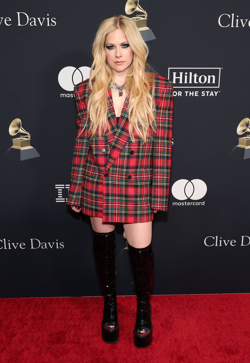 avrillavigne_tw's tweet photo. Avril Lavigne attends the pre-Grammy Gala held by Clive Davis at The Beverly Hilton in Los Angeles, CA.
#avrillavigne #avrillavigne_tw #艾薇兒
#pregrammy #grammys #clivedavis https://t.co/Ve9MfKjjfo