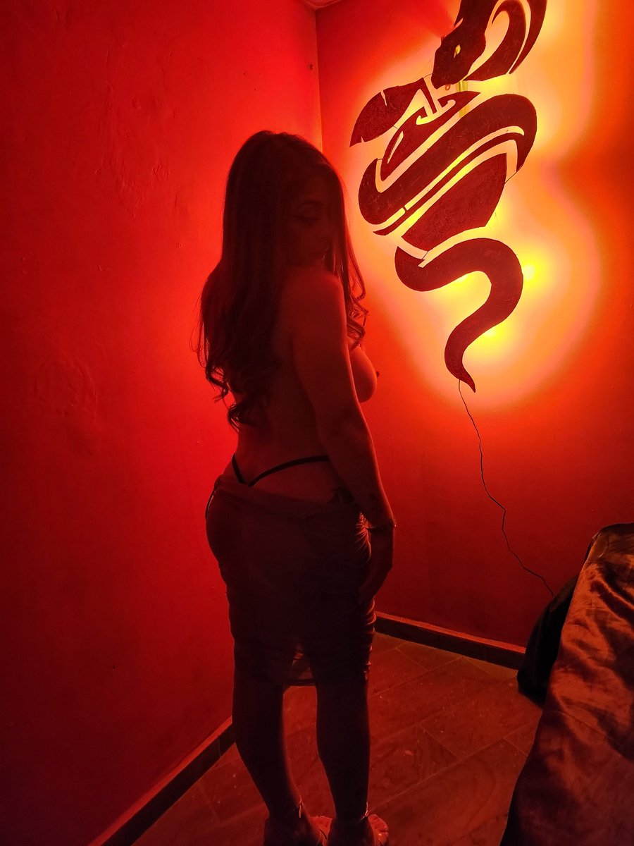 babylanzy's tweet photo. @SWCLUBEDEN2023
Adivinen donde estoy..... 😈 https://t.co/ebykY9A24D