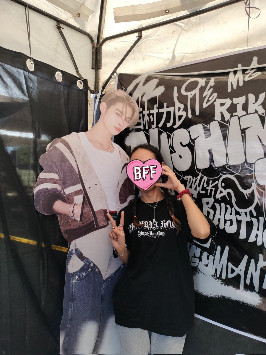 Selca time with my polalove #NI_KI at @NI_KIGLOBAL @ni_kidaily photo booth. Thank you for this fanproject! 😍🤎 

#ENHYPEN_IN_NEWCLARKCITY