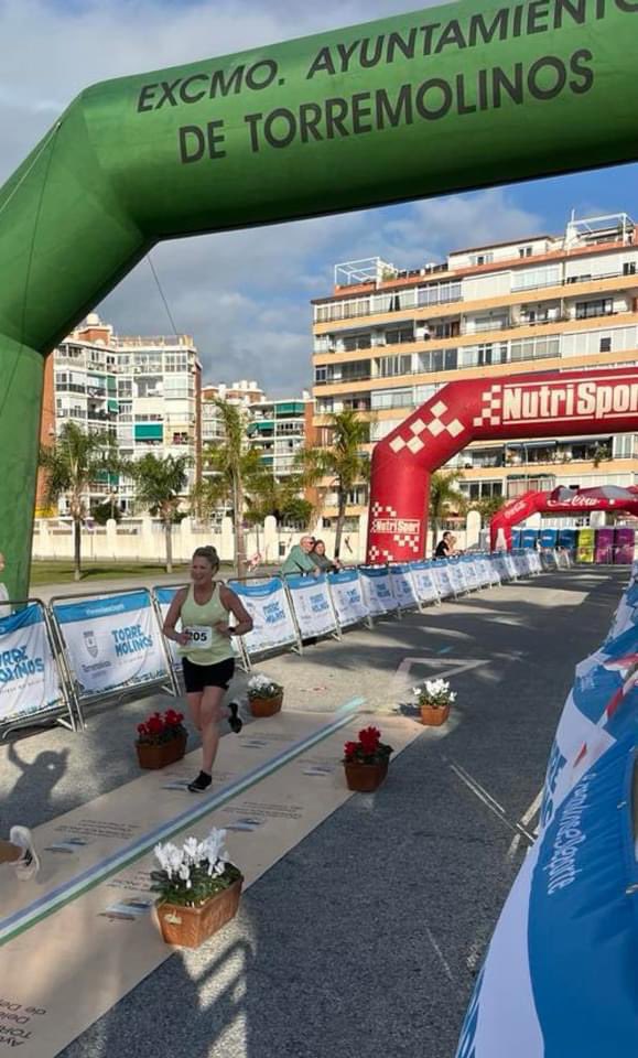 Caroline Jones tweet media