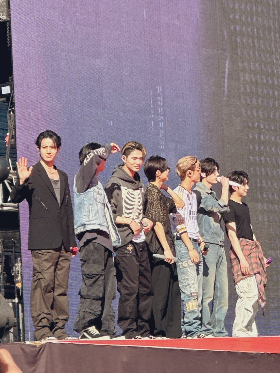 i_ennark's tweet photo. It’s nice to finally see the boys after a year. 

Thank you, @ENHYPEN_members! 🧡🖤

#FATE_IN_NEWCLACKCITY https://t.co/S1bAbmwY7O