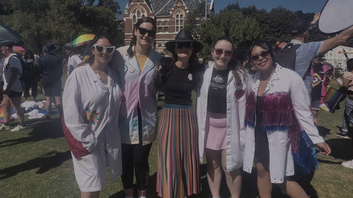 Fabulous to be at the @Midsumma #PrideMarch today 🏳️‍🌈🏳️‍⚧️☀️♥️. So proud to march alongside other organisations, including colleagues at other MRIs. #TakePrideinYourHealth #Pride #Melbourne @moragjyoung @marcel_michla @Shannenwalker7