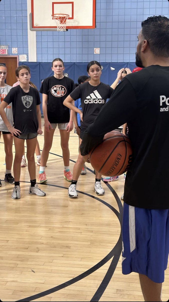 Mai_EMS's tweet image. “It means something” #eyecontact #ushoops #hoopsamerica