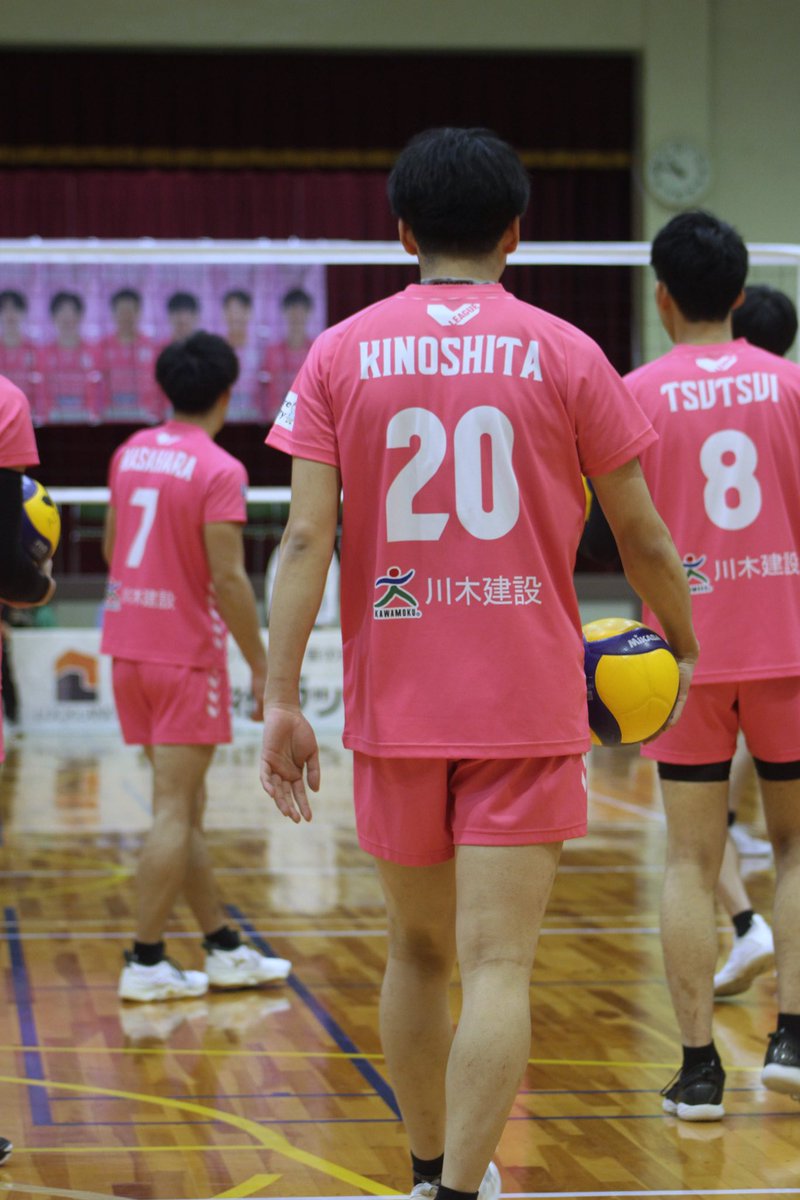 volley_7_7's tweet photo. 木下くんの笑顔にやられた🙃
手の指きれいすぎる✨

 #埼玉アザレア #木下竣介 選手 https://t.co/xuAs6WLiPW