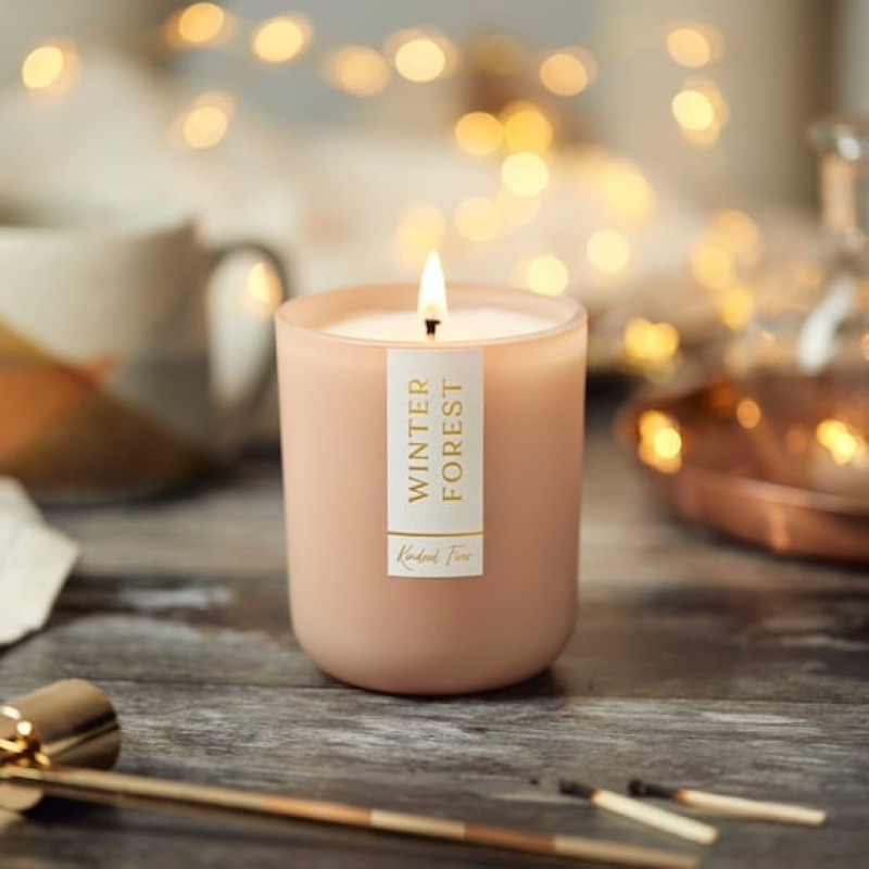 Ignite passion this Valentine's Day with our romantic Scented Candles! 🌹✨ Create an enchanting atmosphere and celebrate love with captivating fragrances.