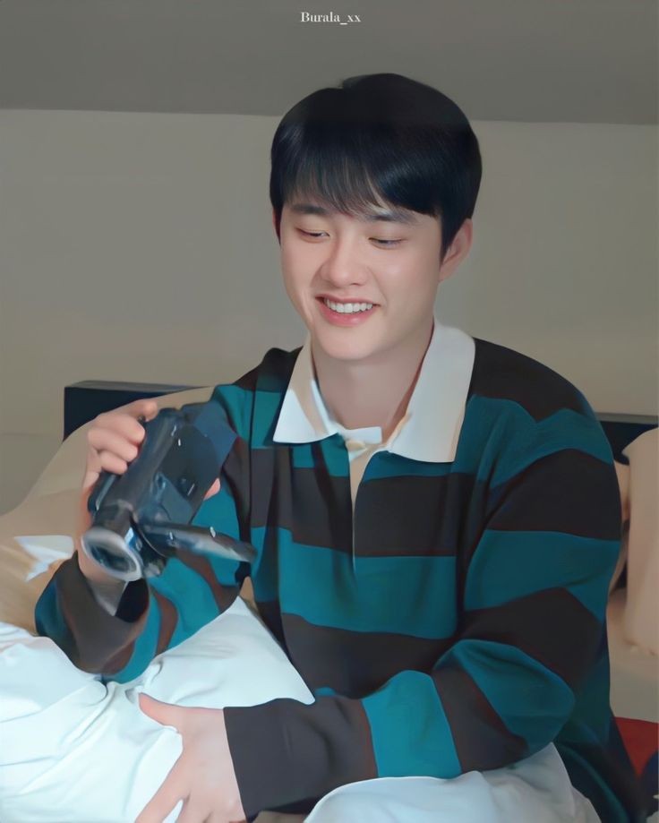 S612_9's tweet photo. دو کیونگسو شی لطفا خودتو نشون بده دلم برات تنگ شده 😭
#KYUNGSOO 
@companysoosoo_ https://t.co/aNJze6zT1d