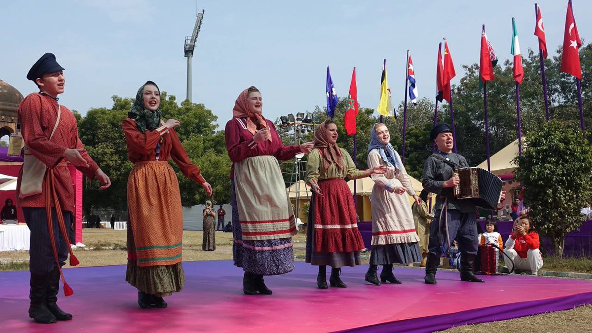 RusEmbIndia's tweet photo. ✨ On February 3, 2024, the #Russia’n Embassy in #India took part in the 33rd #DCWA & Diplomatic Community Bazaar.
🇷🇺 stall featured traditional #Russia’n snacks and sweets, folk art and handicraft items, including the world-famous #matryoshka dolls🪆 https://t.co/owa51TeurV