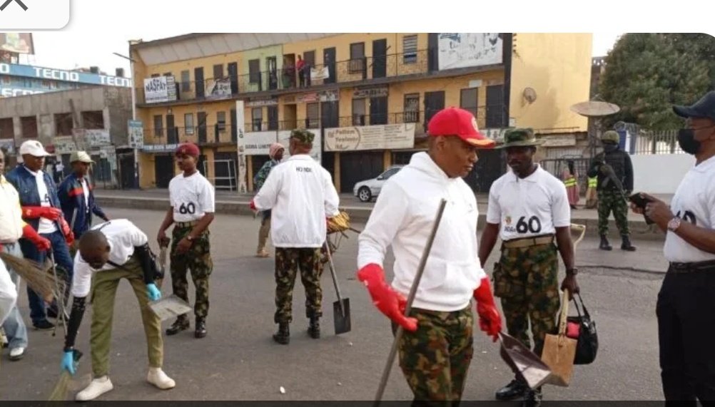 umar_abdullahi1's tweet photo. The Commandant NDA, Maj.-Gen. John Ochai, during sanitation exercise to mark NDA's 60th anniversary, on Saturday in Kaduna.
#NDA@60 https://t.co/etobj1v5fa