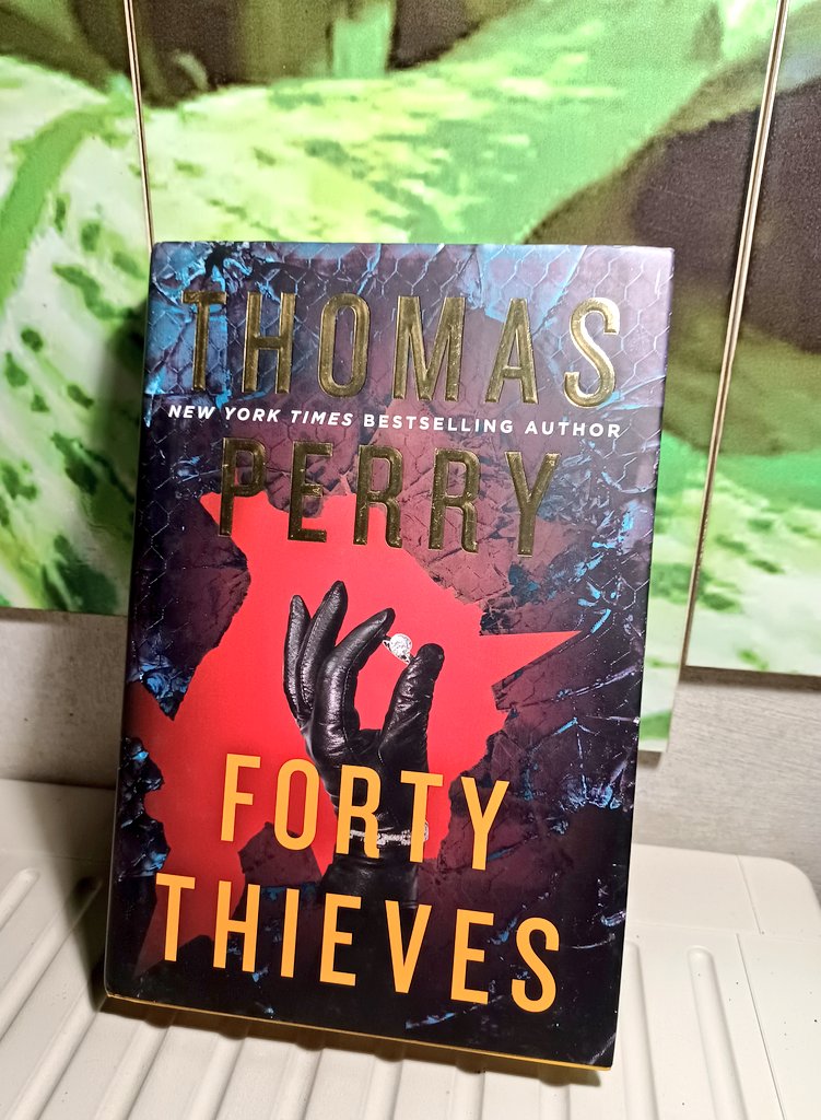 Libro_19's tweet photo. I added #ThomasPerry to my list of fave authors ever since #TheOldMan 📚 I'm ready to lose myself again, this time in #FortyThieves - A husband &amp; wife detective is pitted against a husband &amp; wife assassin. Who will win? #ThrillerBooks https://t.co/YwiYC3t8hl