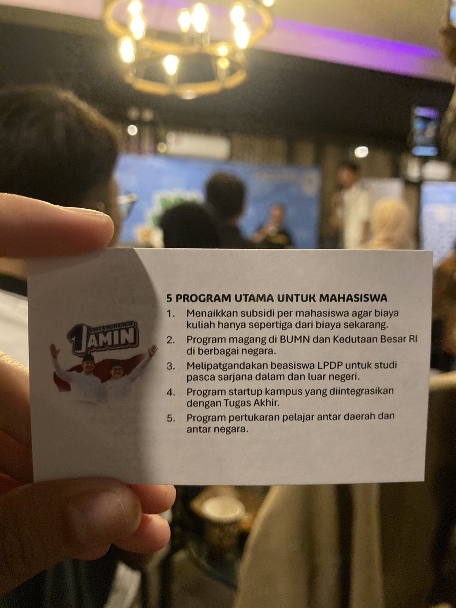 Theseday6's tweet photo. gimana ceritanya mau bubarin bumn, sedangkan team 01 aja ada program buat magang di bumn😭 pliss lah ini sekelas menteri nyebar hoax kek gini jahat bgt😭  liat gus mereka nyebar fitnah @cakimiNOW https://t.co/XPzudpHDGc