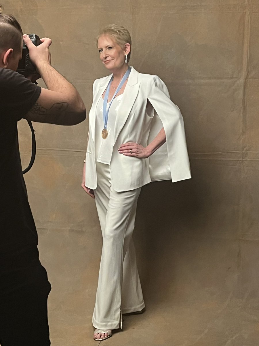 Liz Callaway tweet media