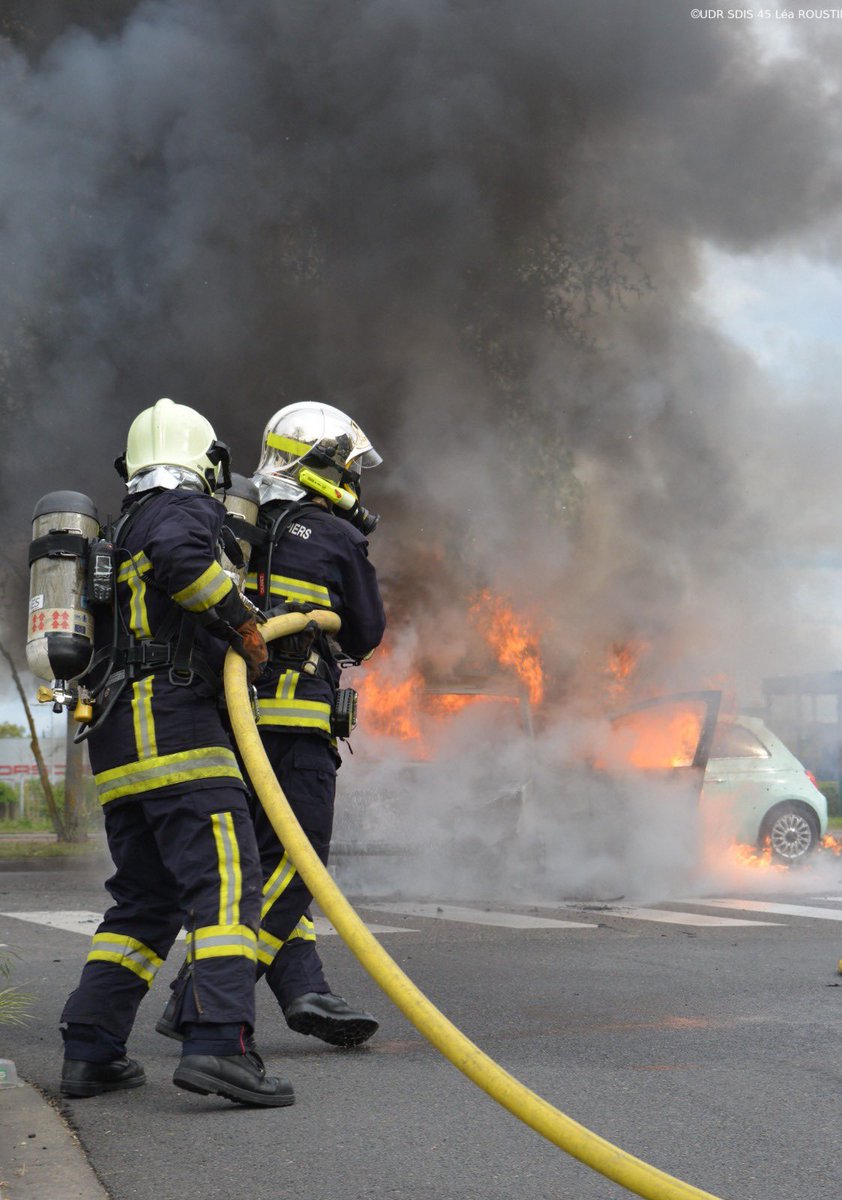 SDIS45's tweet photo. Frères d’armes pour la vie !🧑🏻‍🚒
En cette Journée Internationale de la Fraternité Humaine, nous célébrons le lien qui unit nos sapeurs-pompiers.
Ensemble, ils forment une équipe solide, prête à affronter tous les défis pour protéger notre communauté. 
#Pompiers #Fraternité #SDIS45 https://t.co/bThvKtQb3J