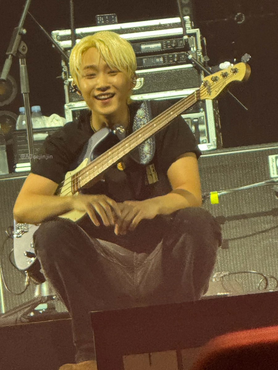 AJaejinjin's tweet photo. น่ารักกกก~ #HEYDAYinBKK #2024_FTISLAND_LIVE_HEYDAY_IN_BANGKOK https://t.co/MmnHPs8cDx
