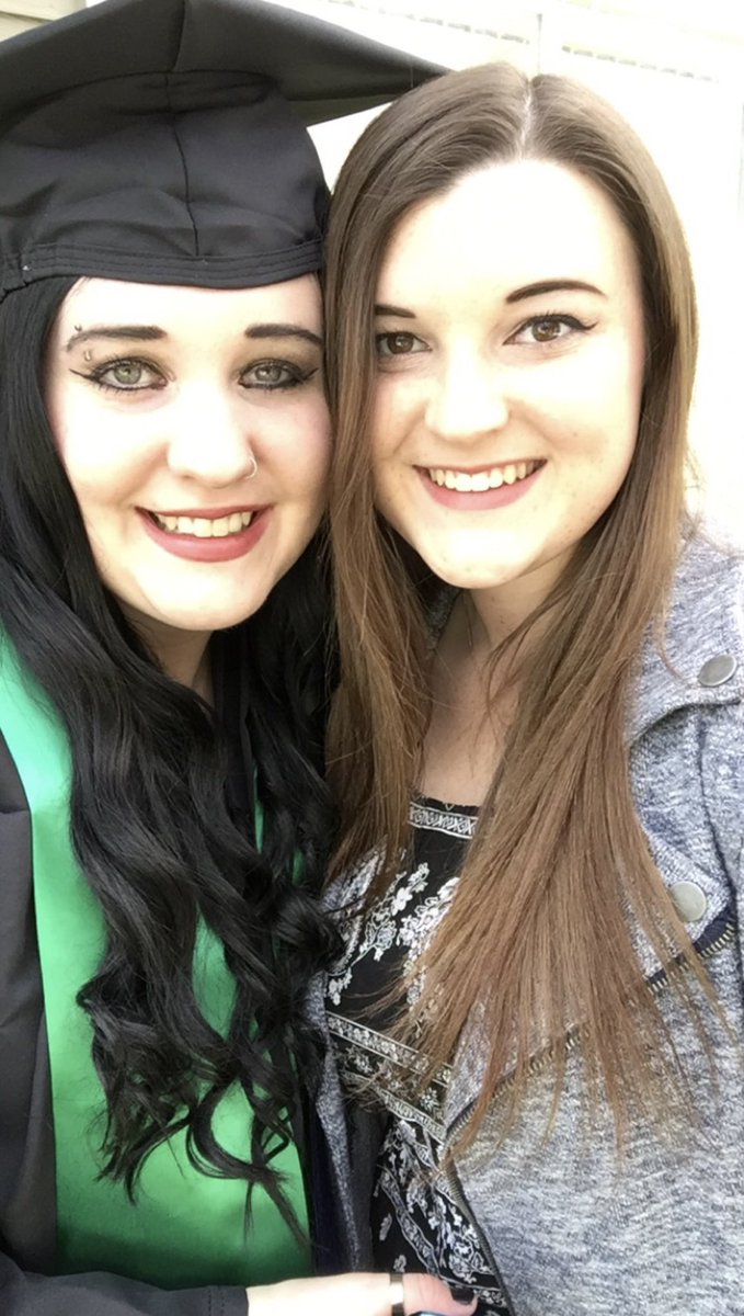 gayyygecko's tweet photo. Baby sister's college graduation today vs mine 8 years ago https://t.co/gUyXPY5D7w