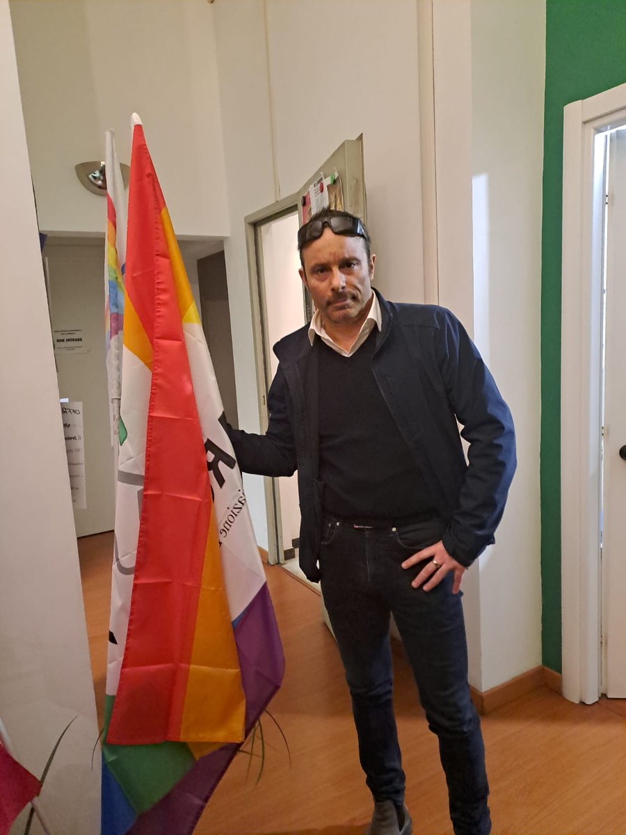 ACavaliere77's tweet photo. Ancora un attacco al #gaycenter di #Testaccio. Uno dei più gravi a mio modo di vedere perchè ad opera di giovanissimi. Il problema non è solo della comunità LGBTQ+ ma di tutti noi. Se abbiamo ragazzini già così carichi di odio e discriminazione qualcosa non sta  funzionando. Ieri sera con Alessandra per portare il mio sostegno