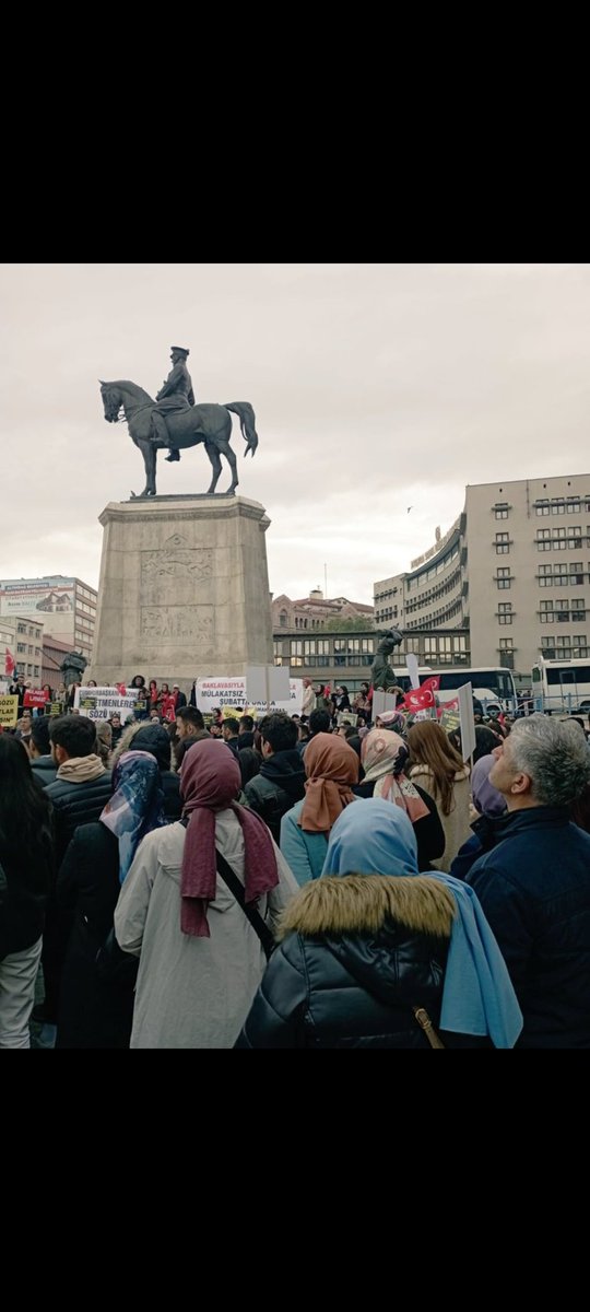 turkceogrtmeni0's tweet photo. Bugün tweet atın sonra yine atmayın.
Oradaki her öğretmen senin, benim için haykıracak!💯🇹🇷🇹🇷🇹🇷🇹🇷🇹🇷💯🇹🇷
#UlustaMülakatsız100BinAtama https://t.co/HW3VKc8zJY