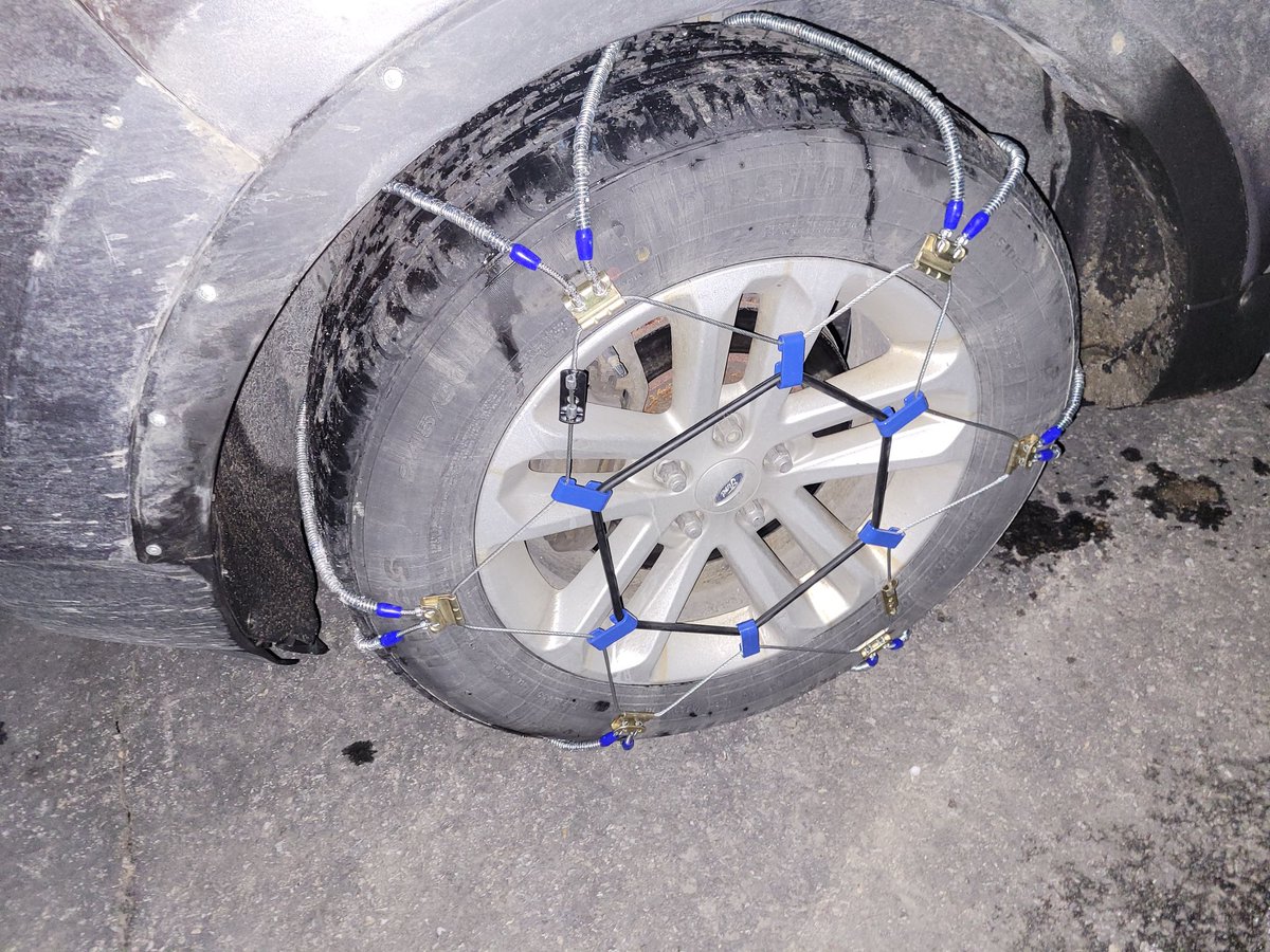 BrandonCopicWx's tweet image. Horrible picture but all 4 sets of tire chains (cables) are on and we are ready to go in the morning! Going LIVE beginning at 8am PST! youtube.com/live/kYaDfcgUo… @RadarOmega @foxweather #CAwx #AtmosphericRiver #PineappleExpress