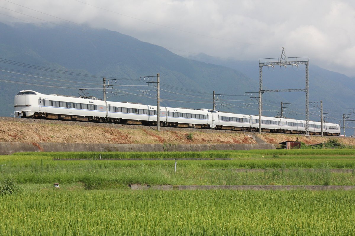 珍連結の列車をしれっとさらそう 683系2000番台のサンダーバード用と