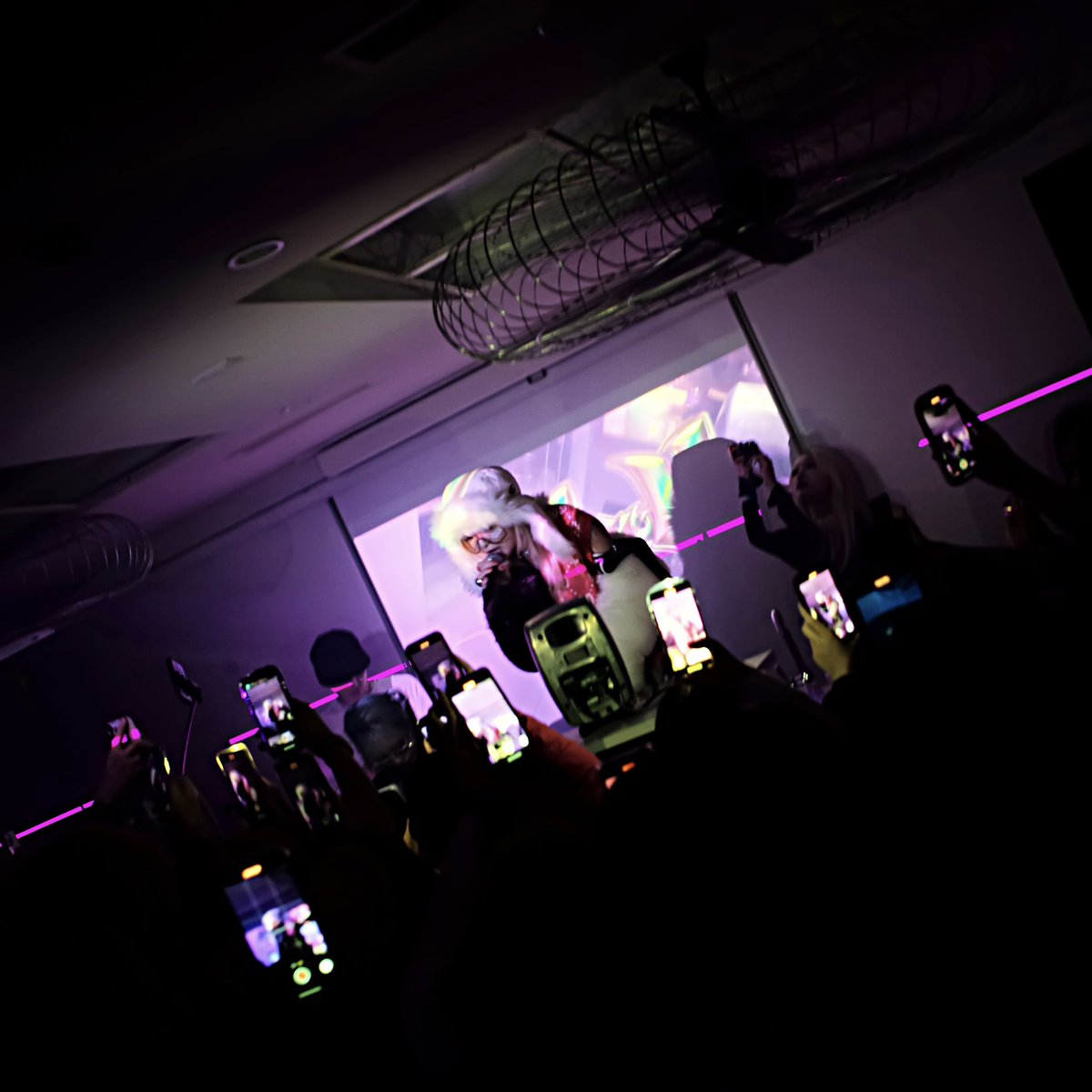 need_our_needle's tweet photo. 2024.1.27 (SAT) Toast with YongYong

 #용용 #needneedle #Toast https://t.co/nu8djFcIsH