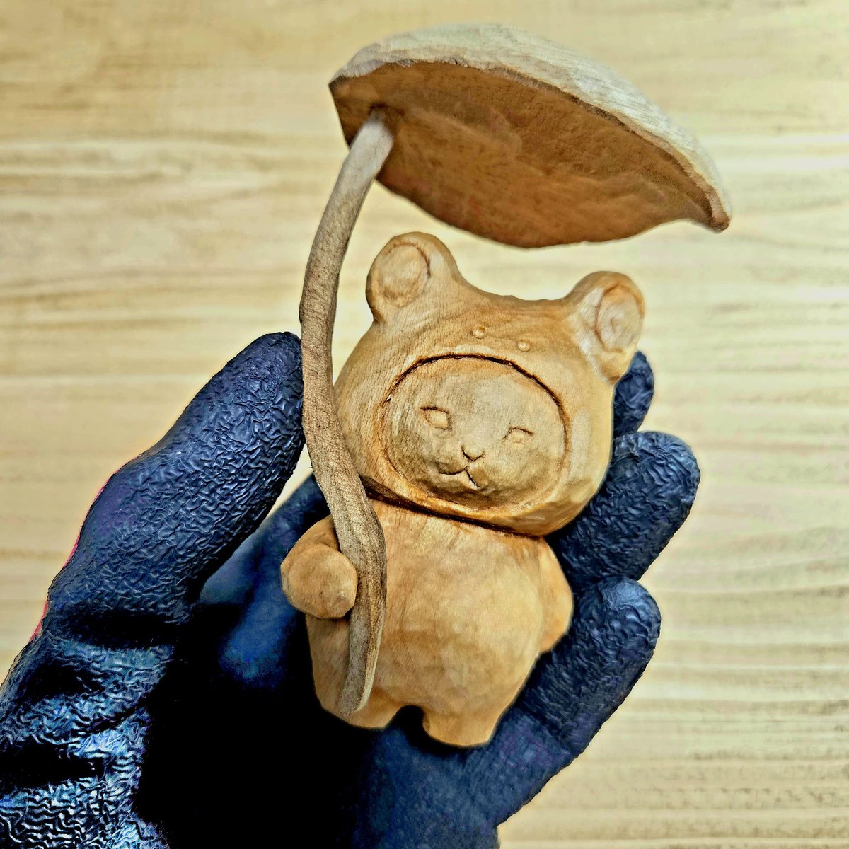 カエルねこちゃん制作中。。ﾆｬﾝ😺

#木彫り　#猫　#カエル　#woodcarving　#woodsculpture